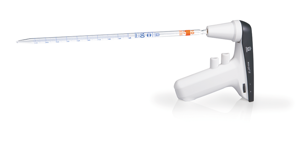 新款accu-jet® S：插入移液管的状态下也可放置在桌面。